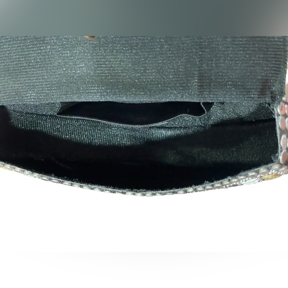 NEW RAMLA Heart Shaped Hardbody Clutch Crossbody Bag Black Silver Gold 6x8 - Picture 11 of 13